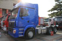 中國重汽 豪運重卡 375馬力 6X4 牽引車(ZZ4255N3245C1)