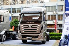 四川現代 Xcient創虎 360馬力 4X2 牽引車（CHM4180KPQ39M）