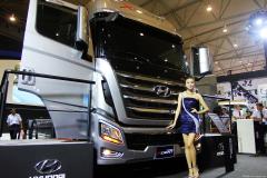 四川現代 Xcient創虎 520馬力 6X4 牽引車