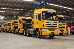 東風柳汽 霸龍康明斯M7C重卡 380馬力 6X4 牽引車(黃色)