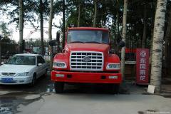 東風(fēng)柳汽 龍卡重卡 290馬力 6X4 牽引車(chē)(LZ4252JDF)