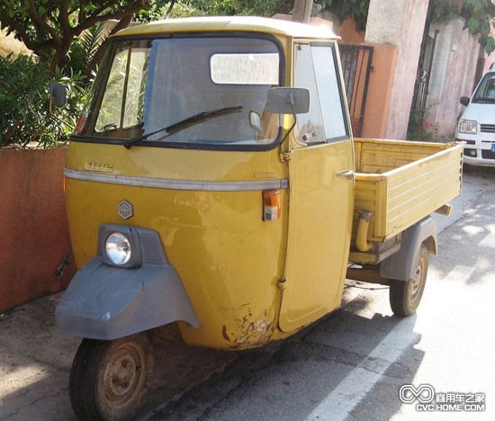 同時期意大利比亞喬-大猩猩(PIAGGIO-ape)