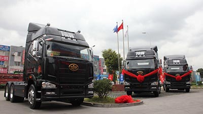 一汽解放J6P重卡 420馬力 6X4 牽引車(55周年紀念版)