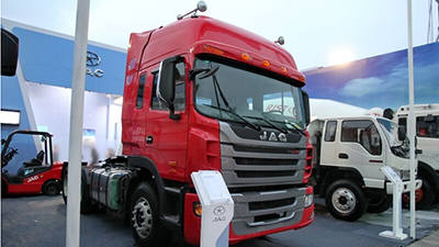 2014寶馬展：江淮格爾發(fā) 6X4 牽引車