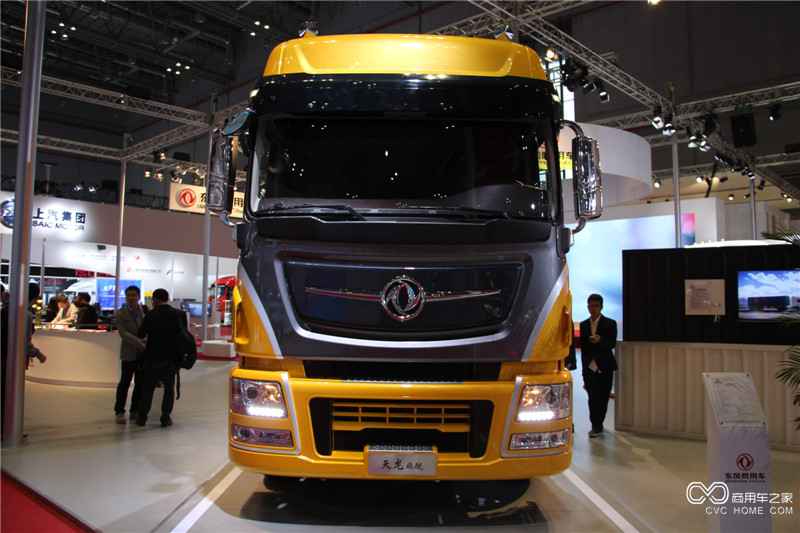 2015上海車展 東風天龍旗艦牽引車