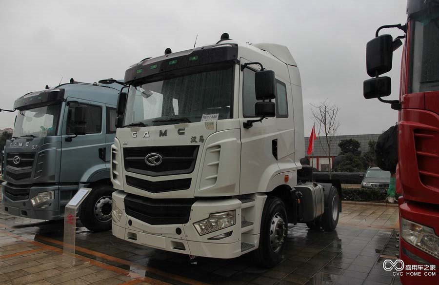 華菱 漢馬重卡 345馬力 4X2 牽引車(HN4182A31C4M4)