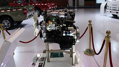 五十鈴4JB1發(fā)動機