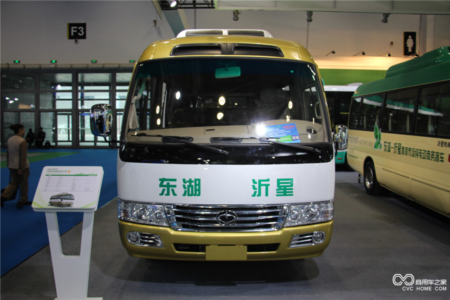 2015節(jié)能與新能源汽車成果展東湖沂星商務(wù)旅行車