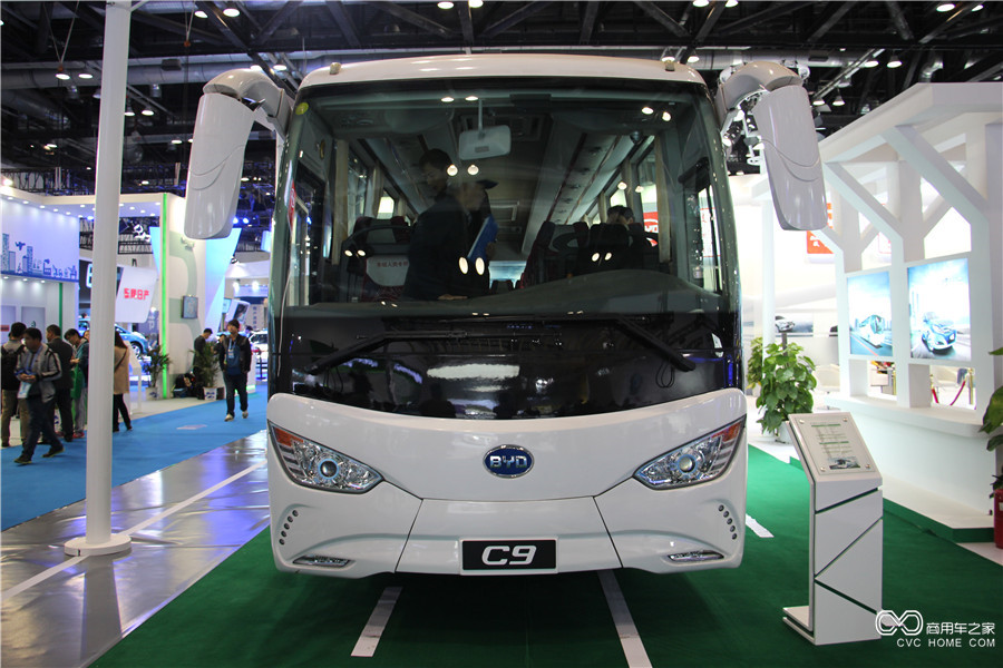 2015節能與新能源成果 展比亞迪C9純電動大巴