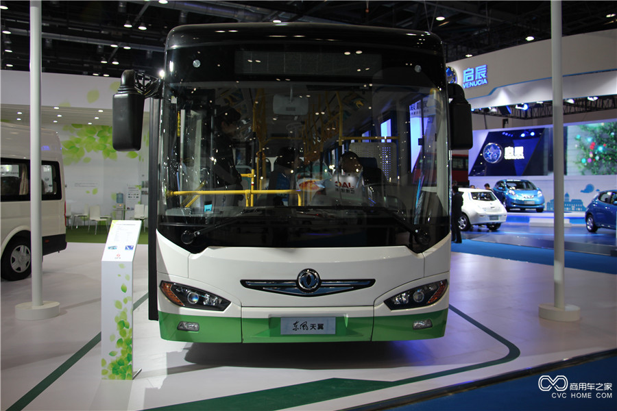 2015節能與新能源成果展 東風天翼雙電機雙減速純電動客車