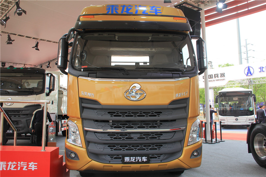 2016北京車展 東風(fēng)柳汽乘龍H7土豪金6*4 460馬力牽引車
