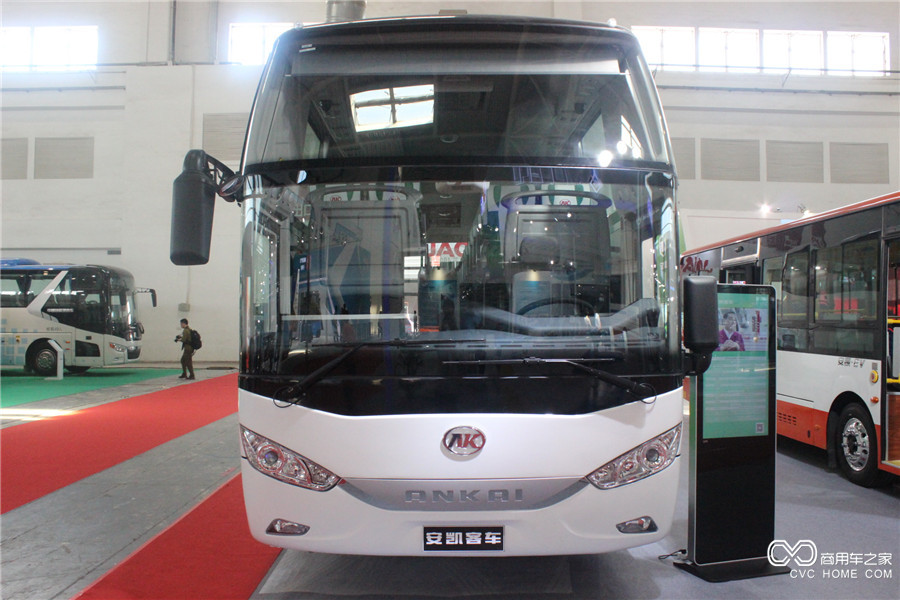 2016北京道路運輸展 安凱A8 12米混合動力通勤車